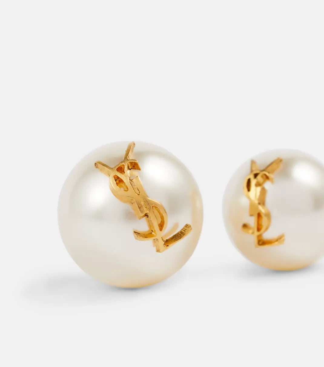 TAJ LOGO PEARL EARRING - Chic by Taj