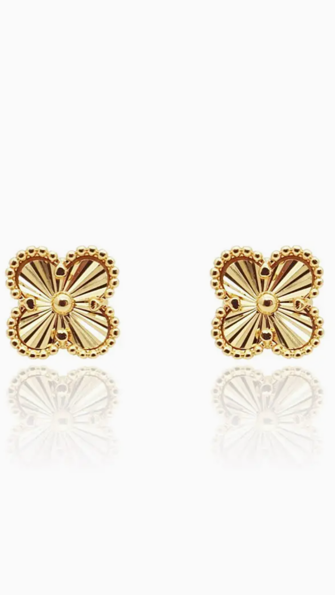 18k Gold Clover Stud Earrings - Chic by Taj